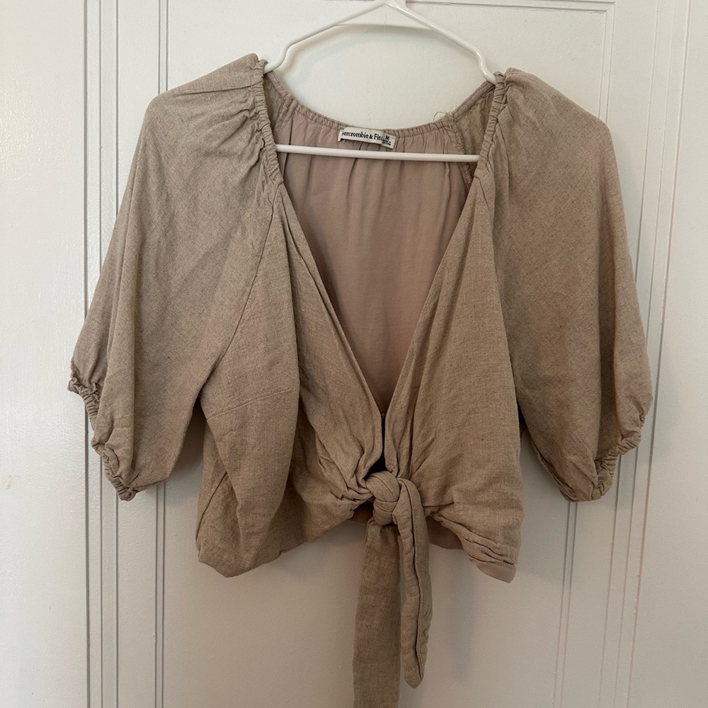 Abercrombie cropped tie-front blouse